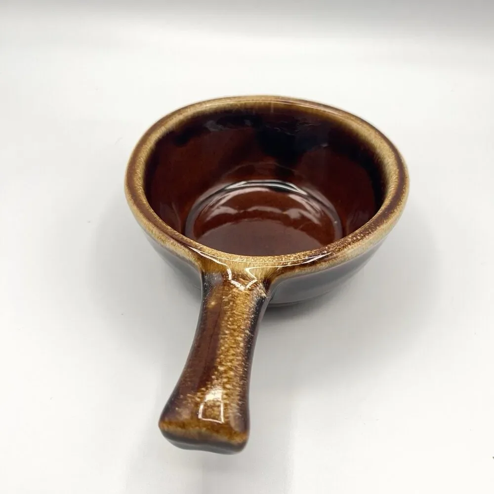 BROWN DRIP GLAZED POTTERY, HULL SOUP, CHILI BOWL W/HANDLE, USA, OVEN PROOF